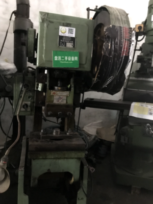 扬州市冲压机床厂 机械冲床 J23-30B